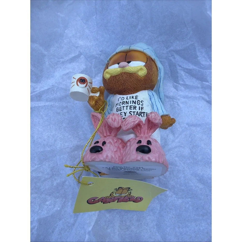 PAWS Garfield Figurine 